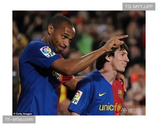 亨利回撤接应主导进攻，对比巅峰期角色转变显战术价值