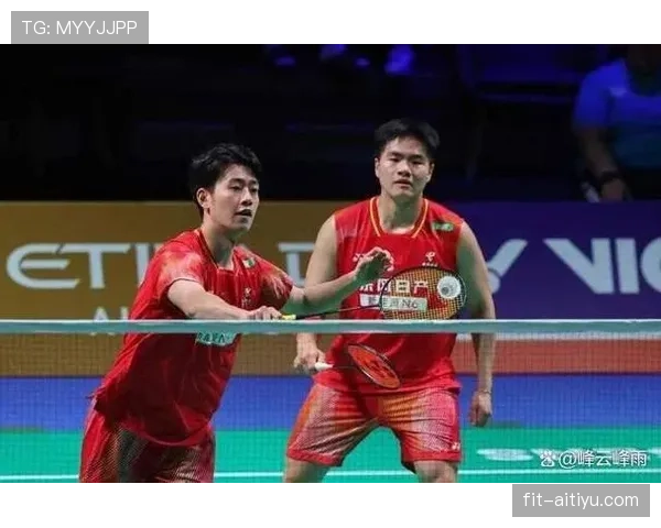 刚刷到梁伟铿，场上像邻家哥哥，镜头外像富豪日常