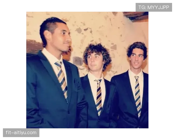 乔丹·汤普森训练完直接去超市抢打折牛排，这反差谁懂