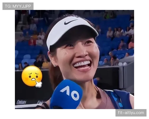 李娜赛场像猛兽，回家穿拖鞋端茶杯那一刻真像隔壁阿姨